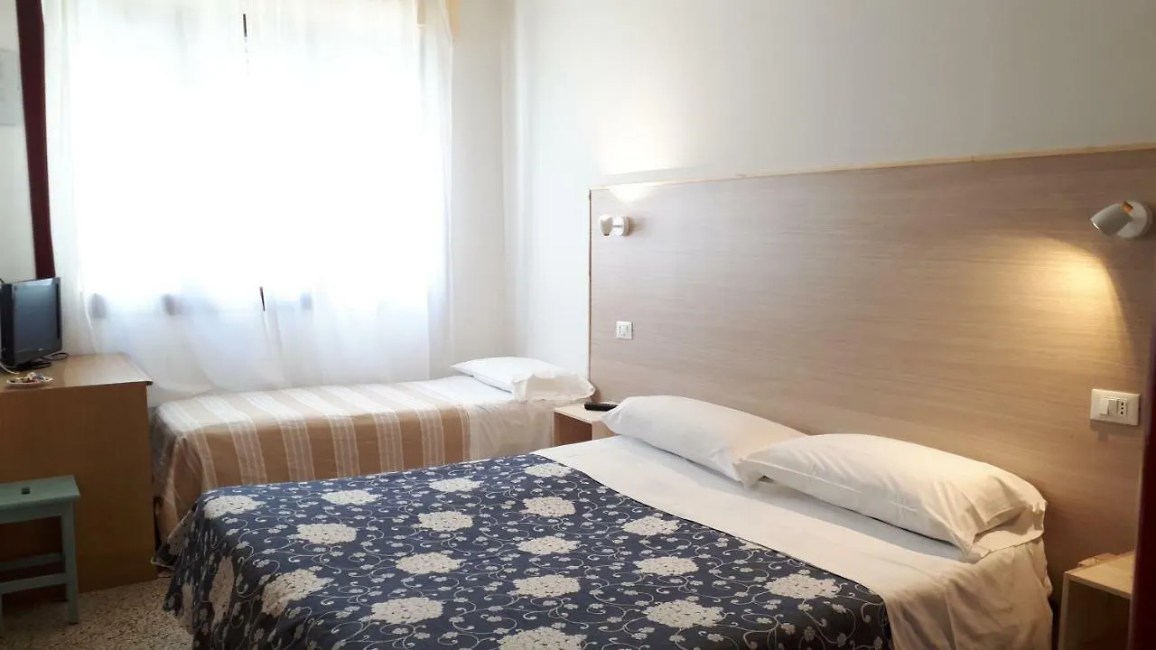 Hotel Villa Dina Lido di Jesolo 2*,